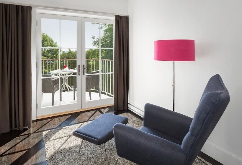 Отель Camden Harbour Inn