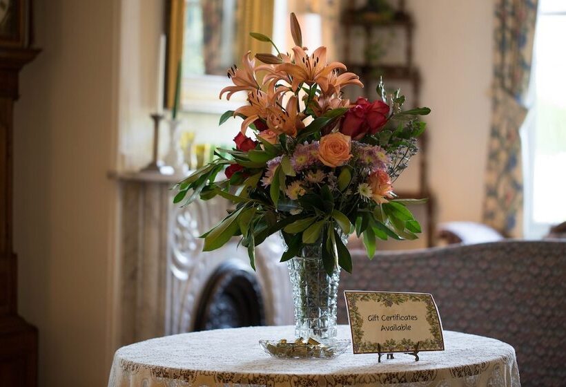 فندق Camellia Inn