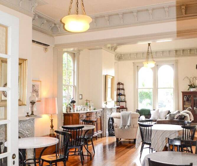 فندق Camellia Inn