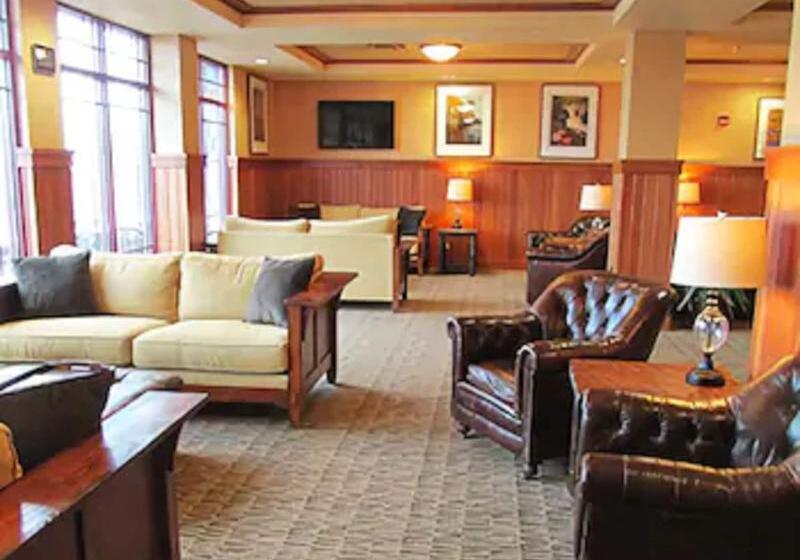 فندق Canal Park Lodge