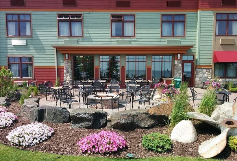 فندق Canal Park Lodge