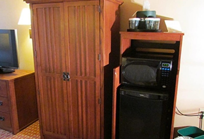 فندق Canal Park Lodge