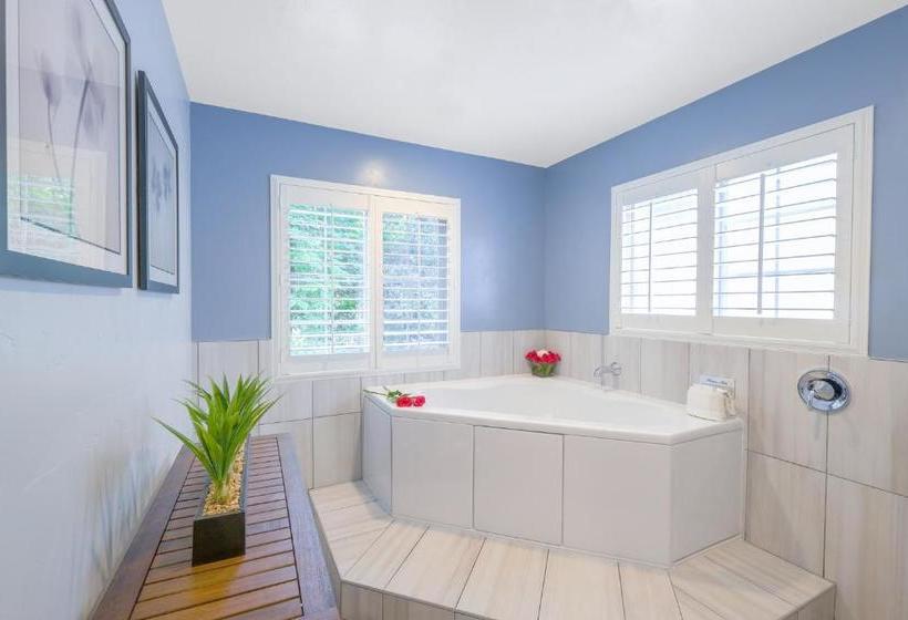 호텔 Candle Light Inn