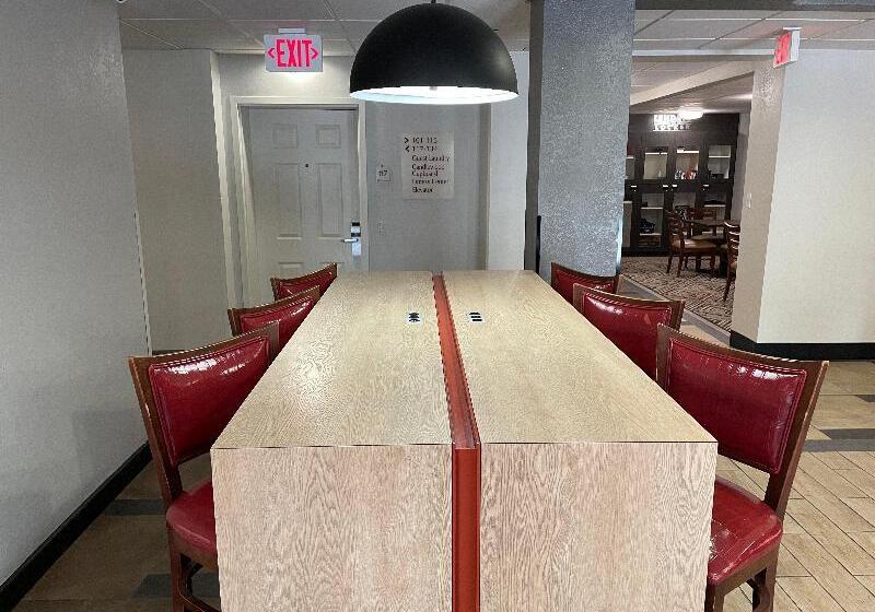 Отель Candlewood Suites   East Syracuse   Carrier Circle, An Ihg