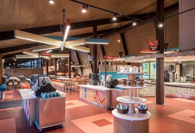 בית מלון כפרי Canyon Lodge & Cabins   Inside The Park