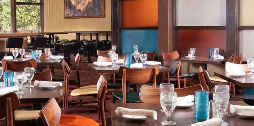 בית מלון כפרי Canyon Lodge & Cabins   Inside The Park