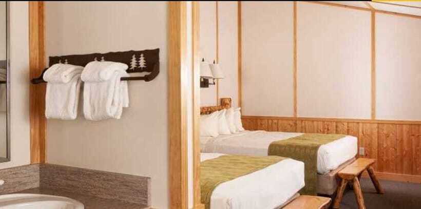 בית מלון כפרי Canyon Lodge & Cabins   Inside The Park