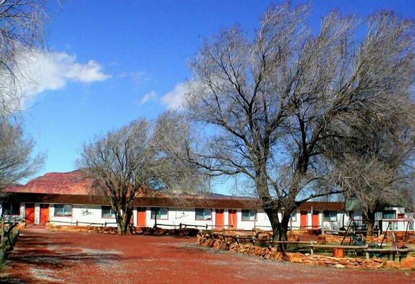 בית מלון כפרי Capitol Reef Inn & Cafe