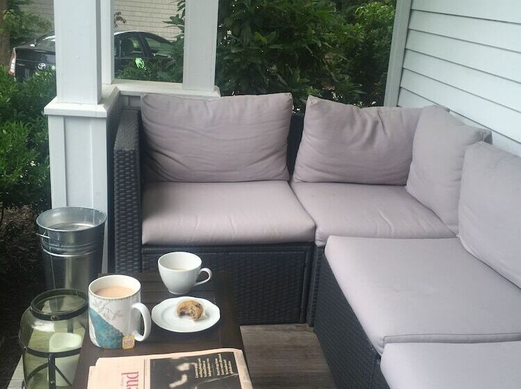 酒店 Captain Lawrence Inn