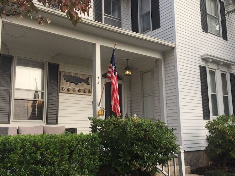 酒店 Captain Lawrence Inn