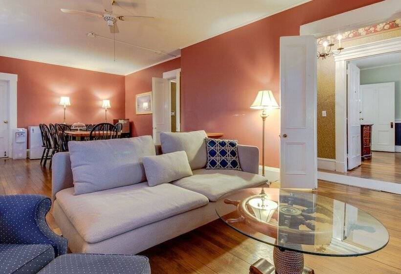 酒店 Captain Lawrence Inn