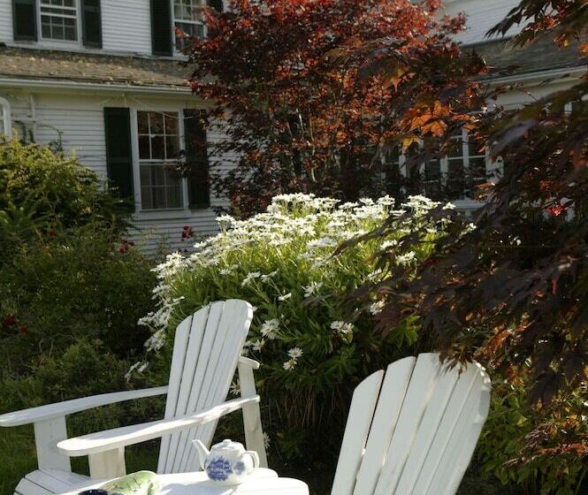 ホテル Captain's House Inn