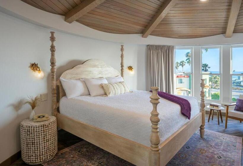 هتل Cardiff By The Sea Lodge