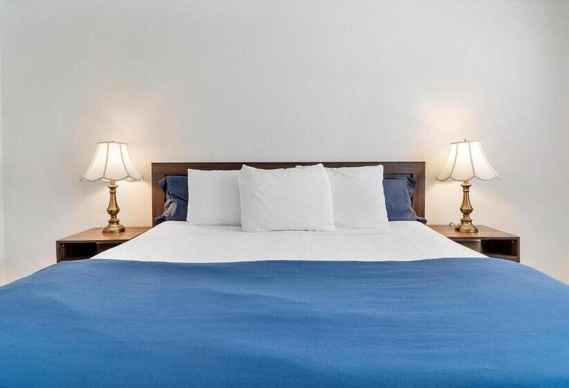 هتل Carlin's Cottage Court