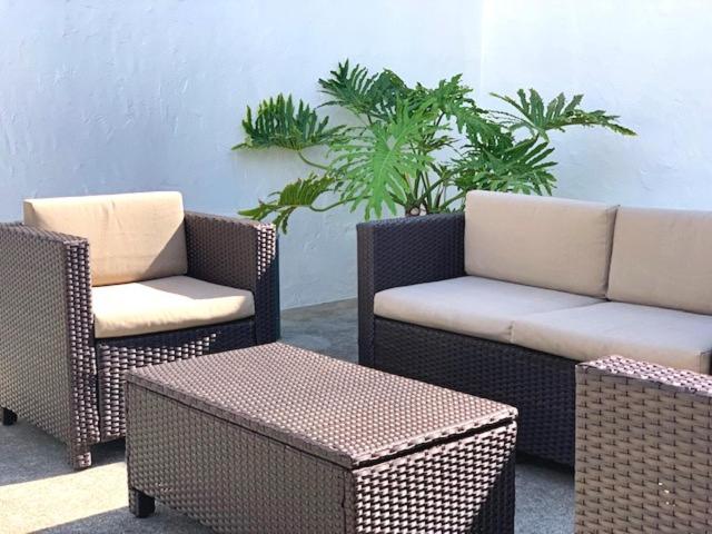 هتل Carlin's Cottage Court