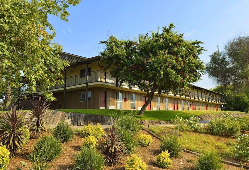 Carlton Oaks Lodge, Ascend Hotel Collection