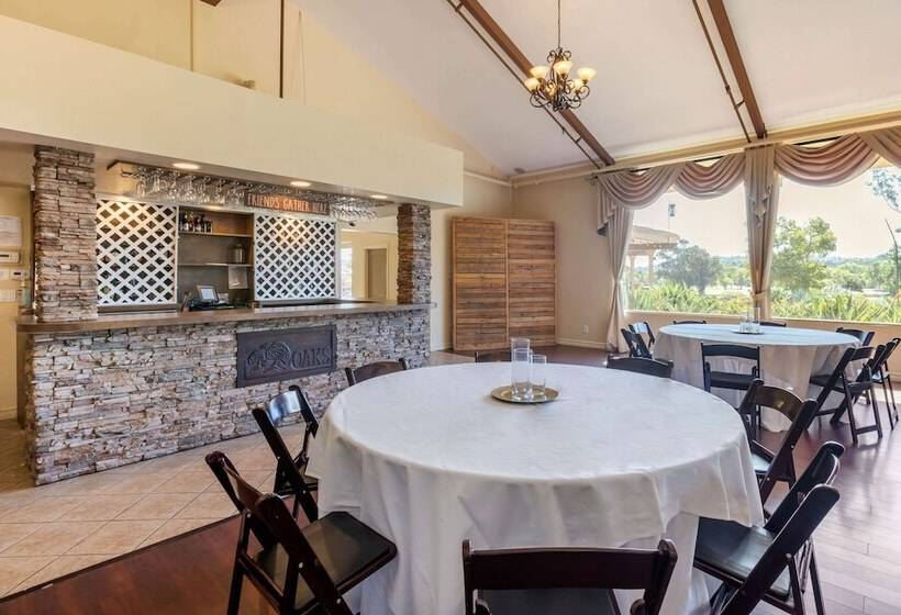 Carlton Oaks Lodge, Ascend Hotel Collection