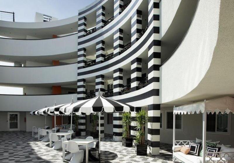 فندق Carlyle Inn