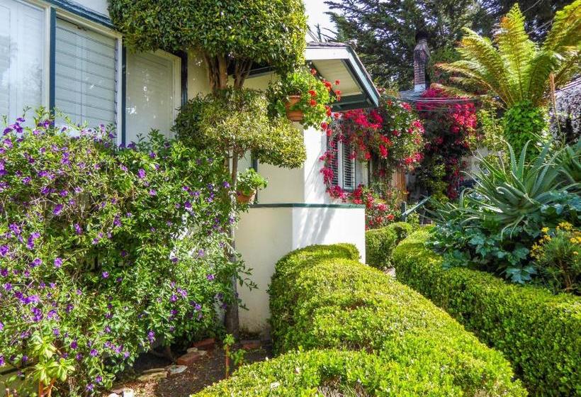 호텔 Carmel Fireplace Inn