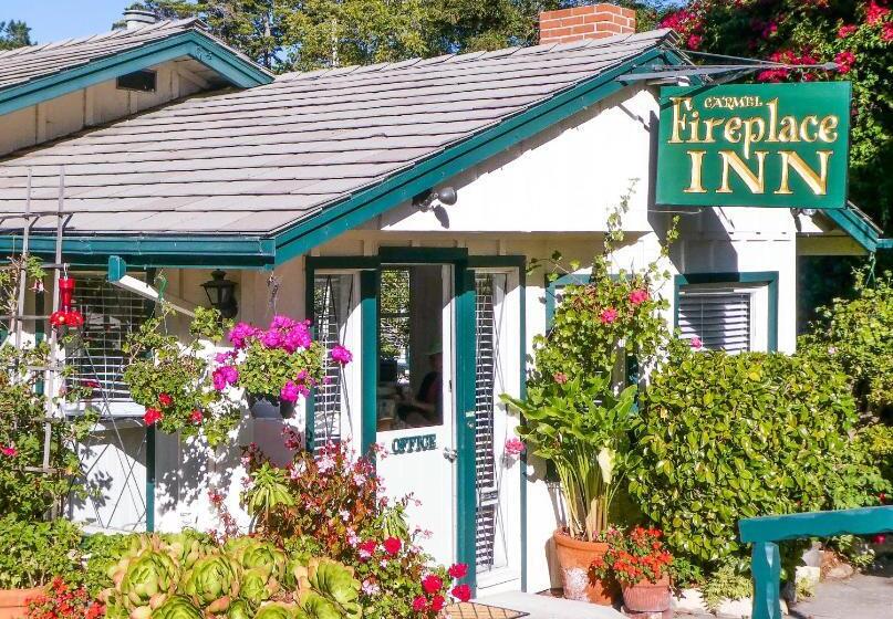 호텔 Carmel Fireplace Inn