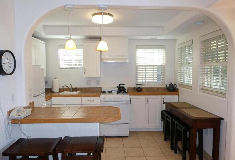 호텔 Carmel Fireplace Inn