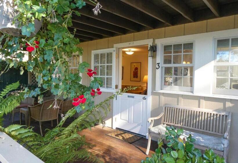 호텔 Carmel Fireplace Inn