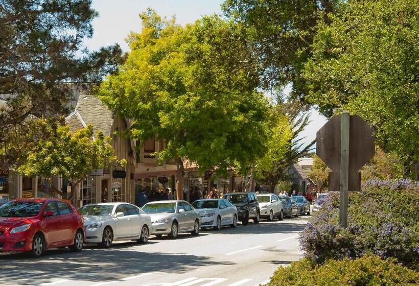 호텔 Carmel Fireplace Inn