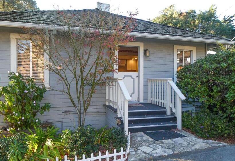 호텔 Carmel Fireplace Inn