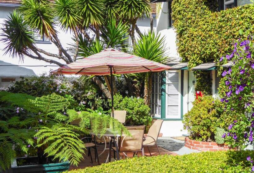 호텔 Carmel Fireplace Inn