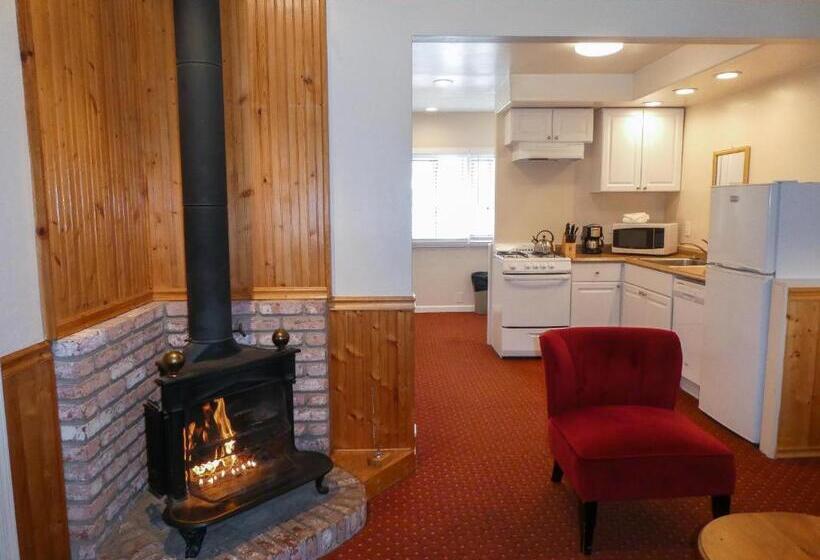 호텔 Carmel Fireplace Inn