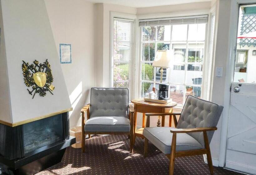 호텔 Carmel Fireplace Inn