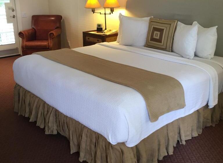 ホテル Carmel River Inn