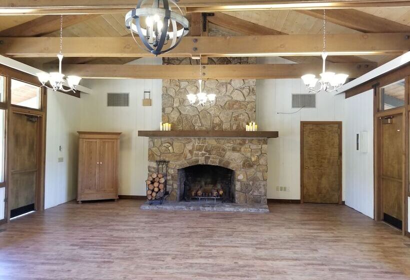 호텔 Carmel Valley Lodge