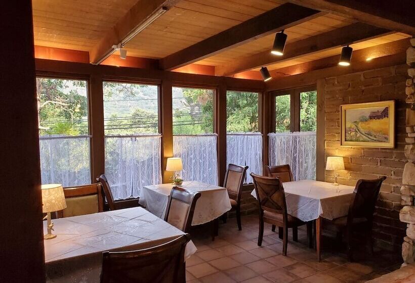 호텔 Carmel Valley Lodge