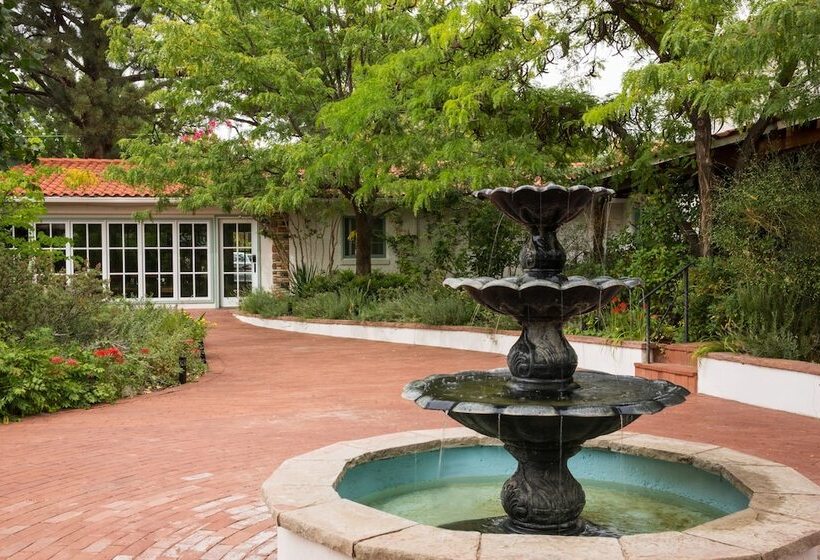 酒店 Casa Blanca Inn And Suites