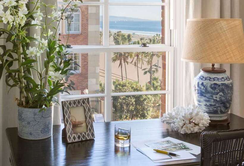 Отель Casa Del Mar