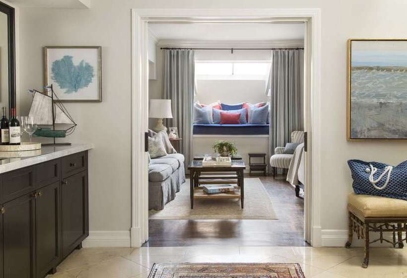 Отель Casa Del Mar