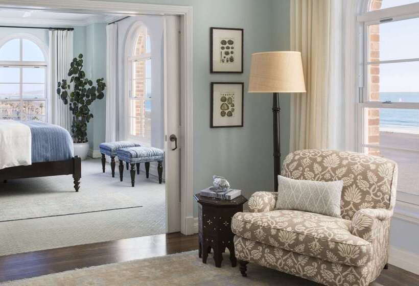 Отель Casa Del Mar