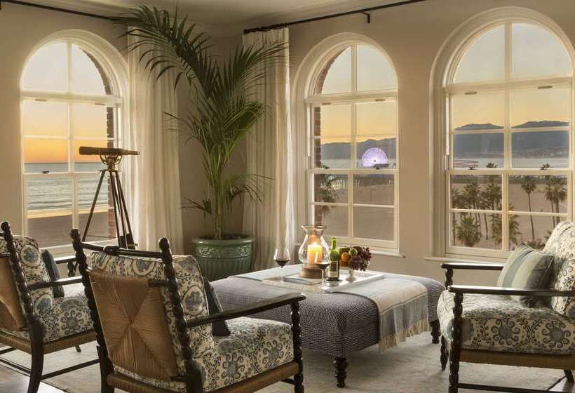 Отель Casa Del Mar