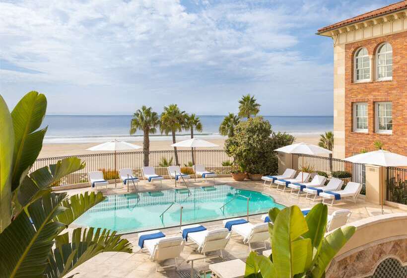 Отель Casa Del Mar