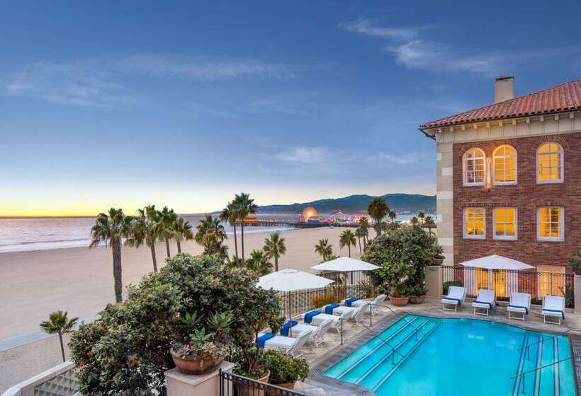 Отель Casa Del Mar