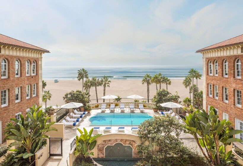 Отель Casa Del Mar