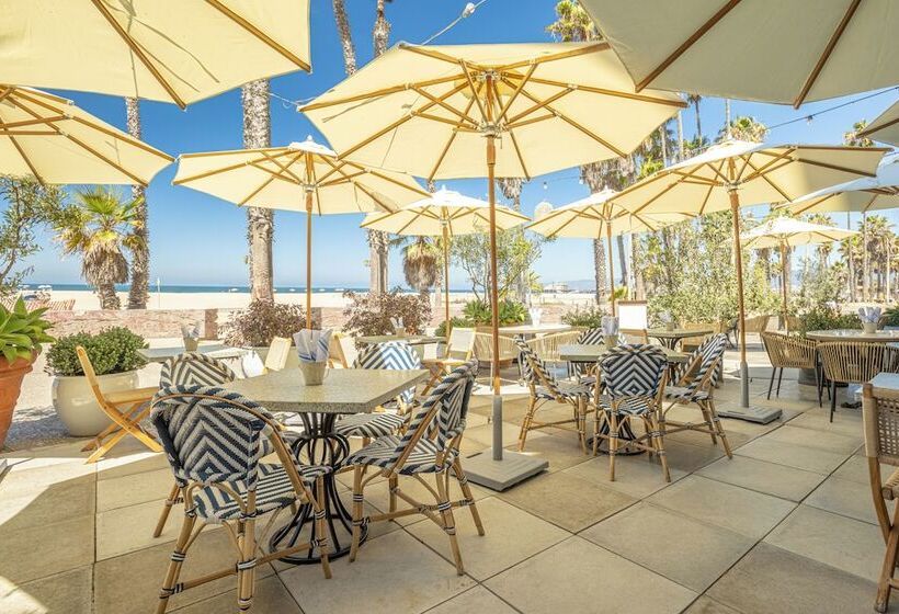 Отель Casa Del Mar