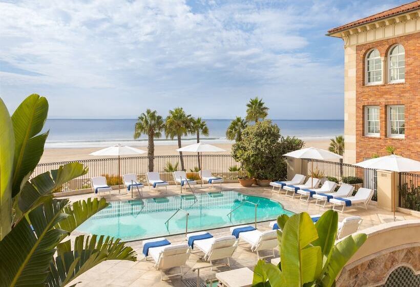 Отель Casa Del Mar