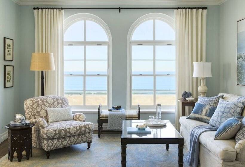 Отель Casa Del Mar