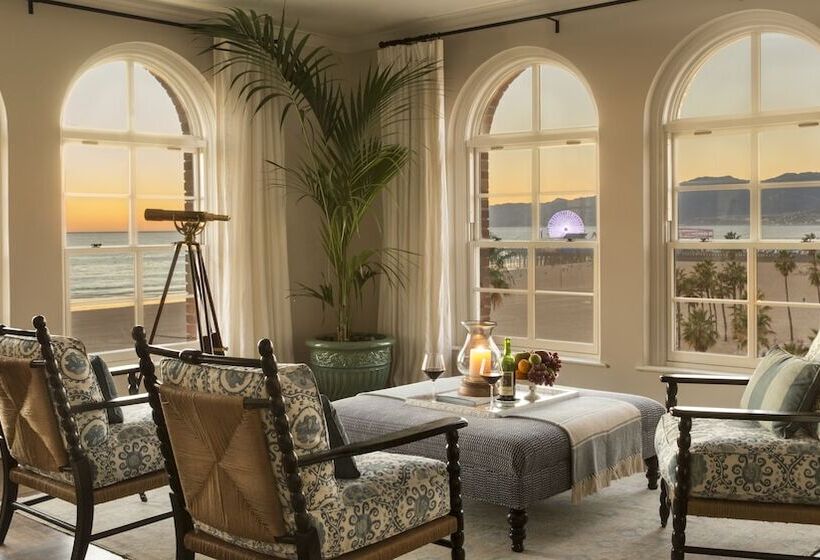 Отель Casa Del Mar