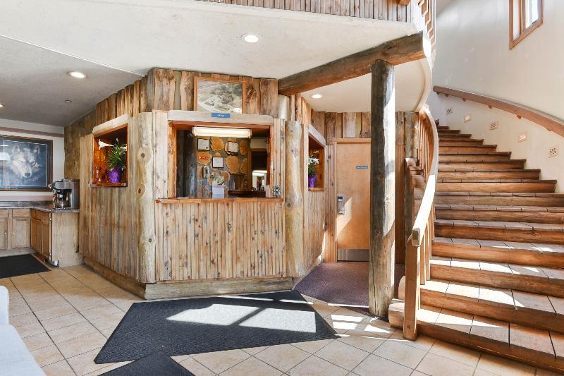 هتل Casa Loma Economy Inn