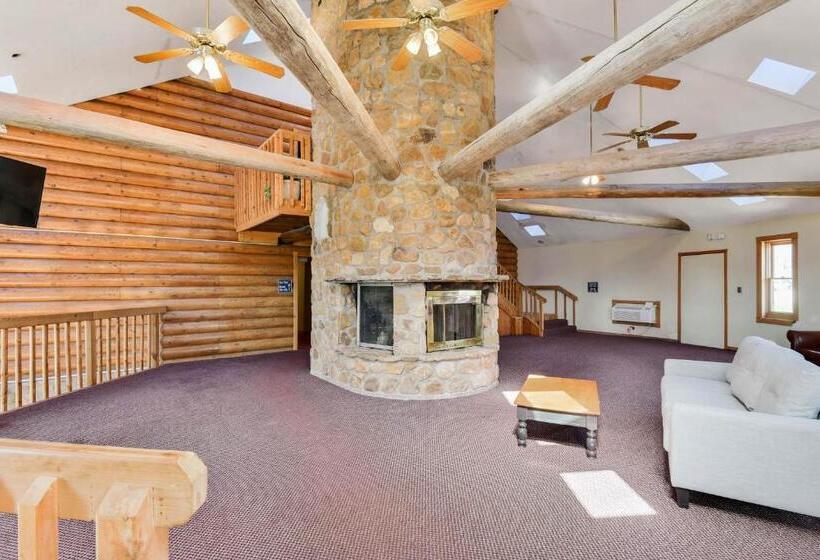 هتل Casa Loma Economy Inn