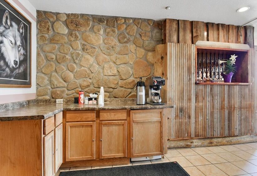 בית מלון כפרי Casa Loma Economy Inn