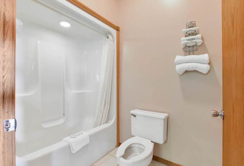 בית מלון כפרי Casa Loma Economy Inn